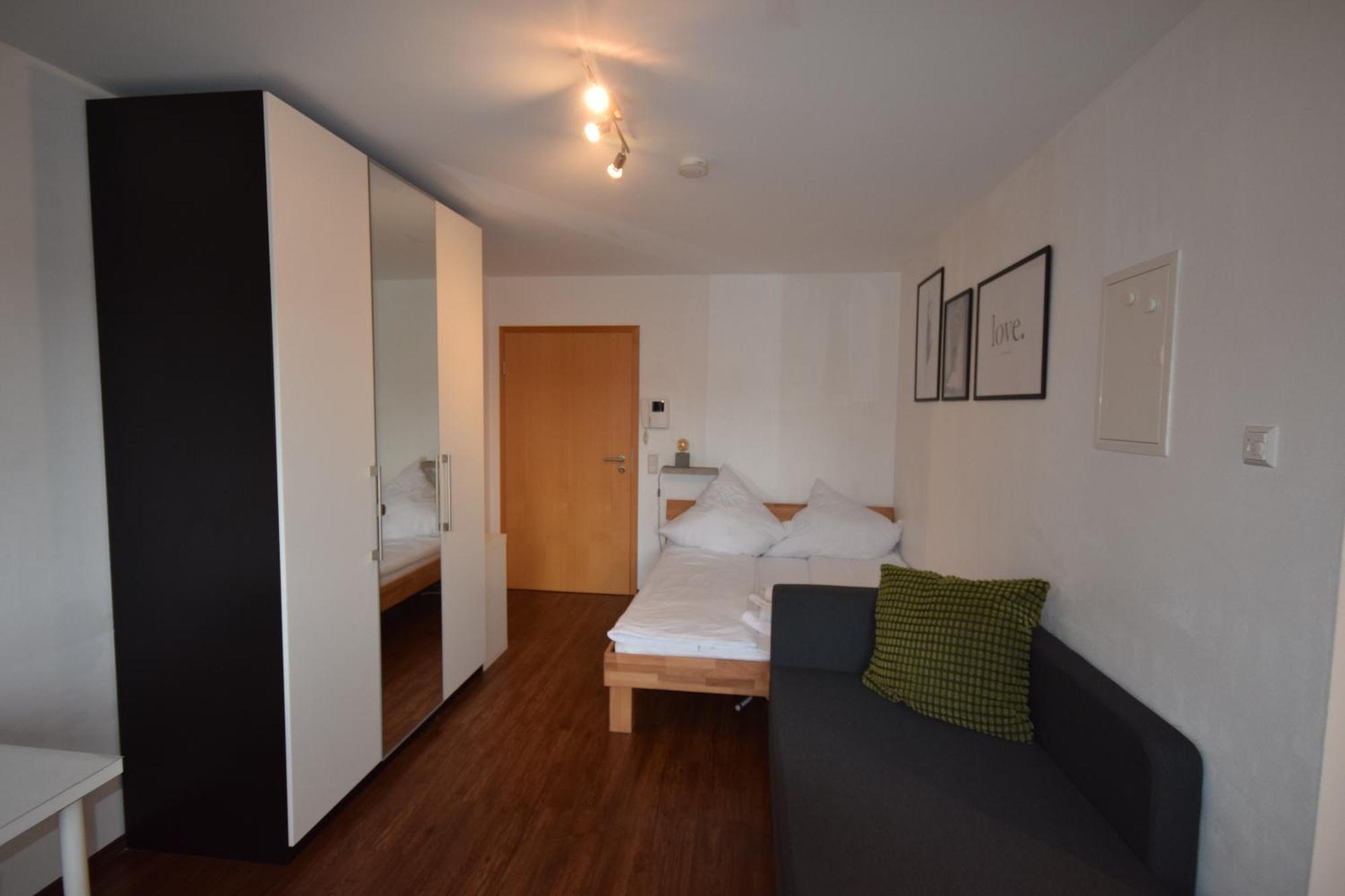 Nestwerk Komfort R23-12 - Balkon, Arbeitsplatz & Zentrumsnah Biberach an der Riss Bagian luar foto