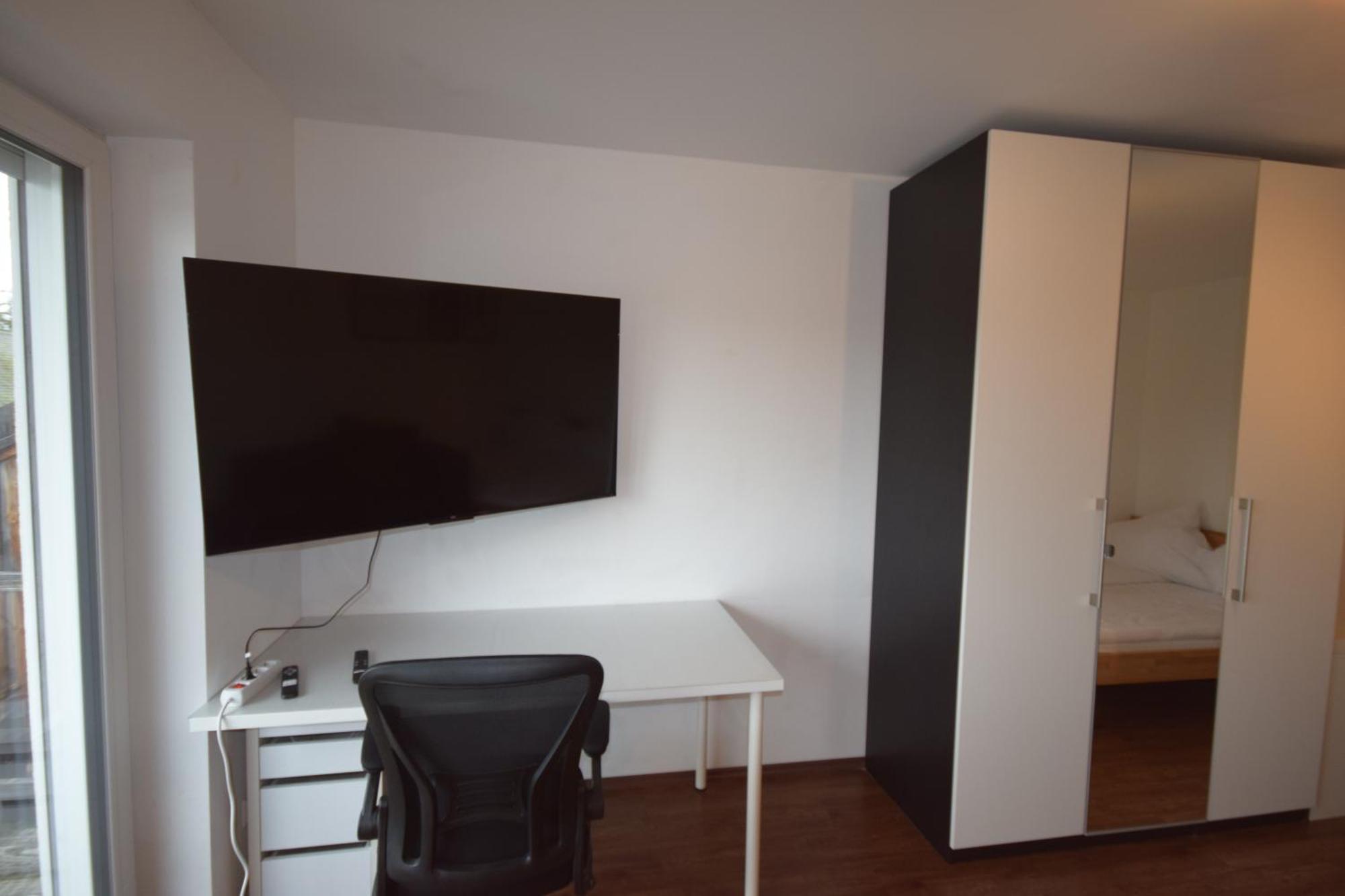 Nestwerk Komfort R23-12 - Balkon, Arbeitsplatz & Zentrumsnah Biberach an der Riss Bagian luar foto